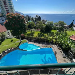 Luxury Oceanfront At Reid's Gardens Funchal (Madeira)
